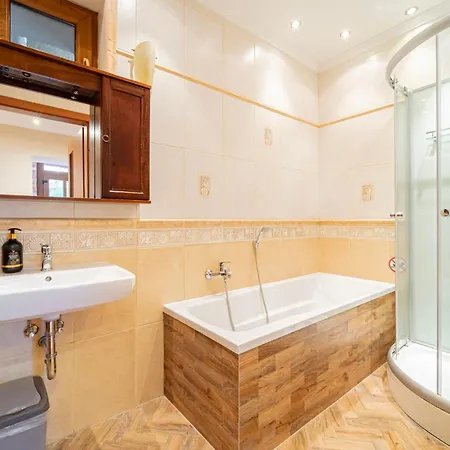 B48 Bigflat - Kenyelem 130 M2 En